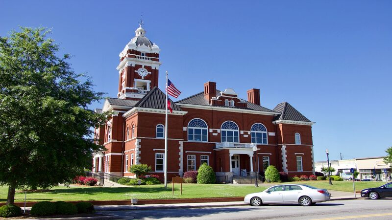 This image shows a building in Forsyth Georgia.